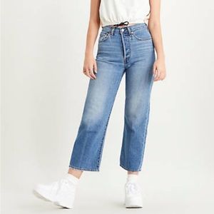 NWOT! Levi’s Ribcage Straight Ankle jeans